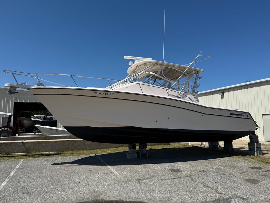 2007 Grady-White 330 Express